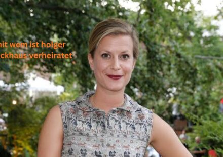 Mit wem ist Holger Stockhaus verheiratet?
